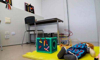 Sala de terapia ocupacional no CAIO Itupeva, equipada para atender crianças de famílias atípicas com foco no desenvolvimento infantil.