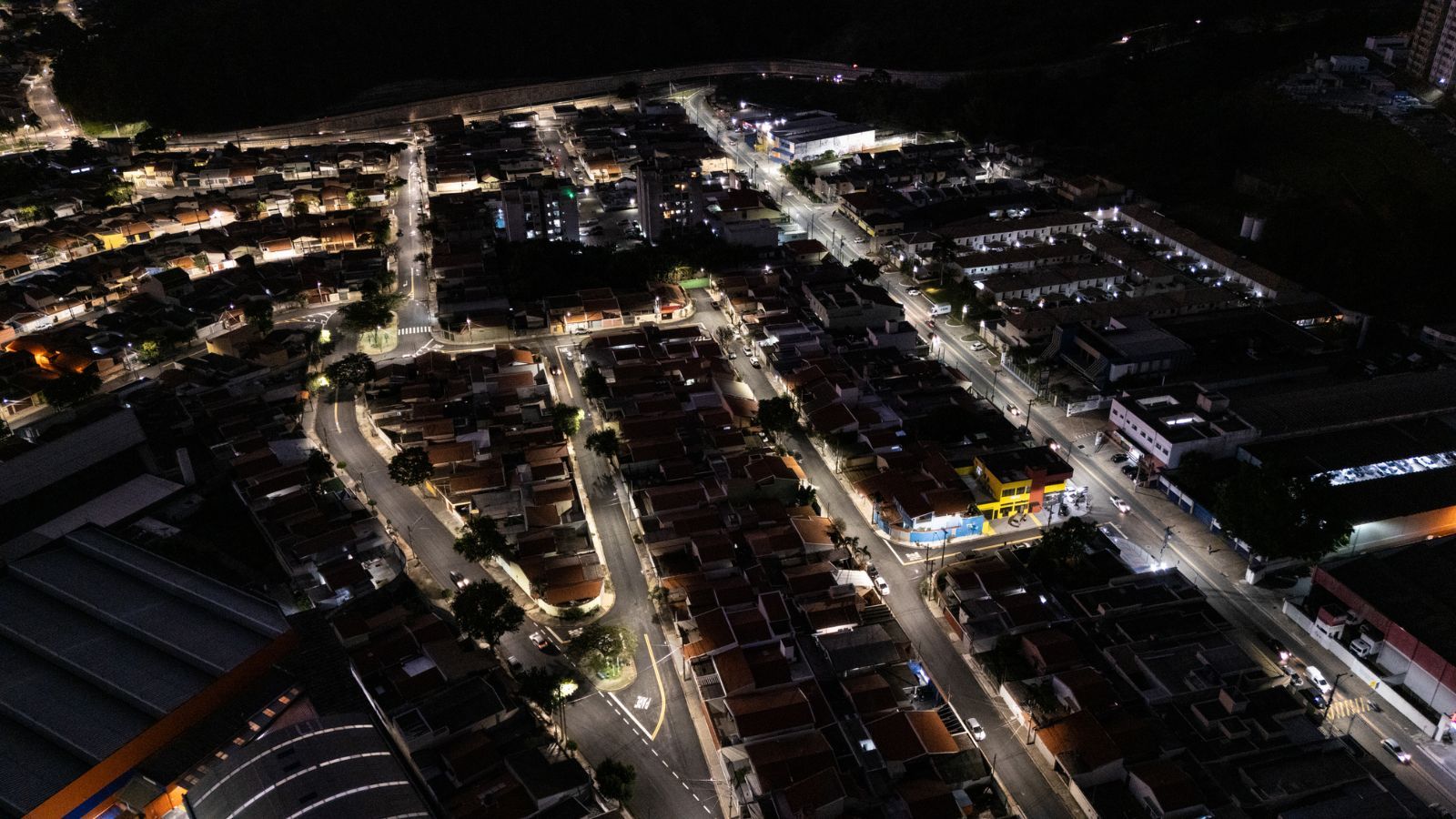 Jundiaí aérea mostra iluminação pública em LED