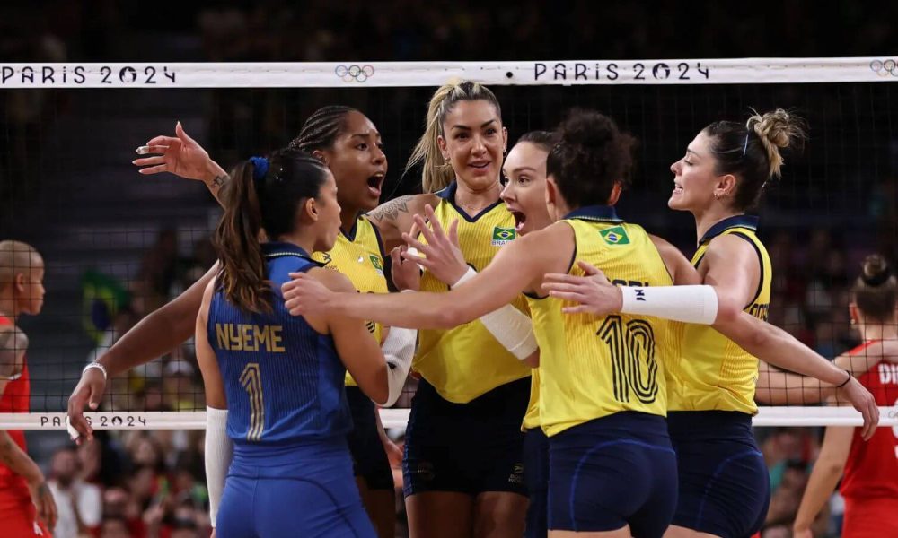 Seleção brasileira de vôlei de quadra feminino garante medalha de bronze nos Jogos Olímpicos