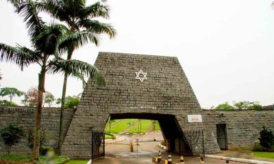 Entrada do Cemitério Israelita do Butantã, local onde Silvio Santos foi enterrado em cerimônia judaica em São Paulo.