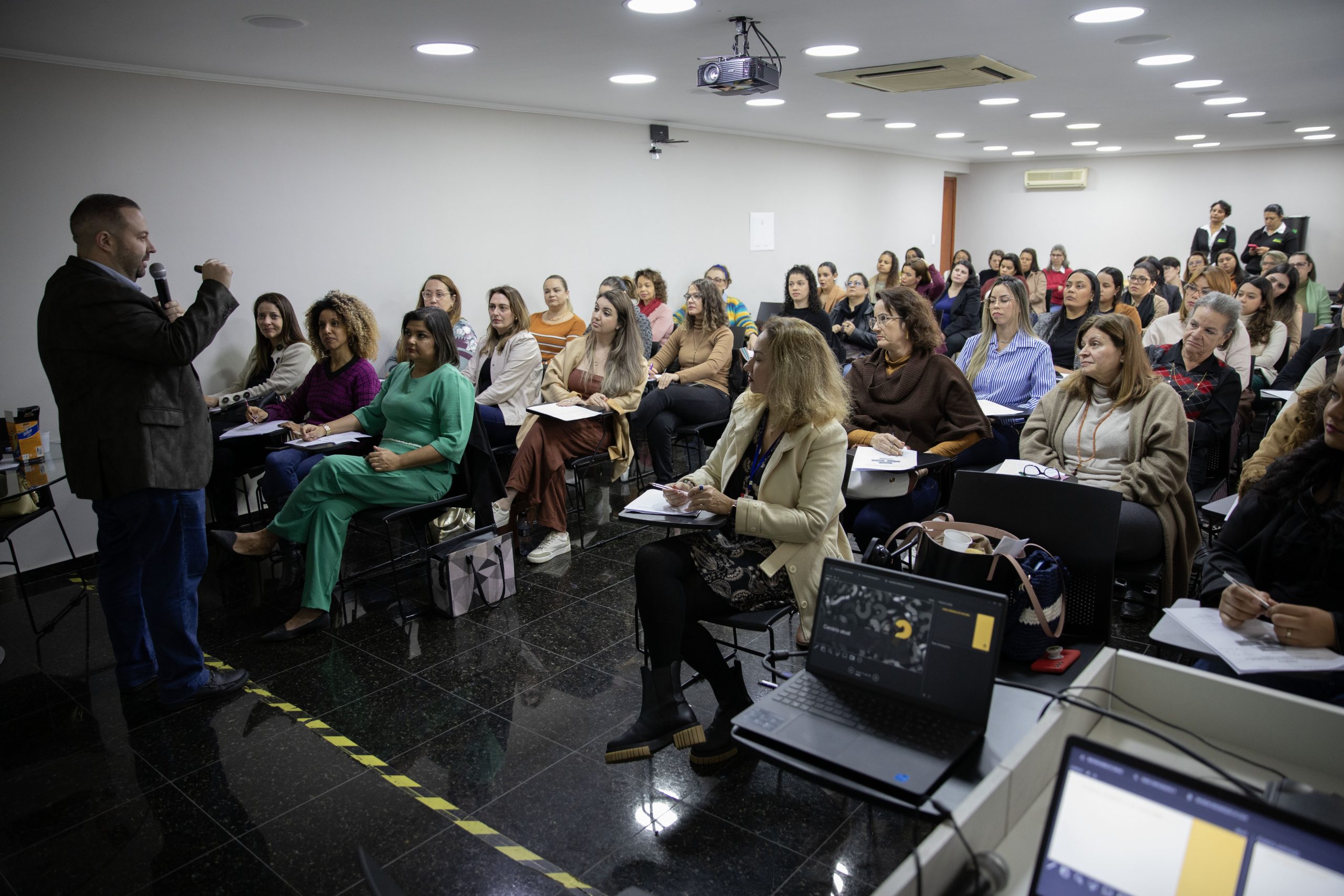 ACE oferece treinamento ao Núcleo Mulher Empresária