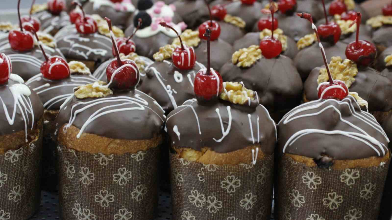 Panetones de chocolate com cereja produzidos no Funss de Jundiaí.