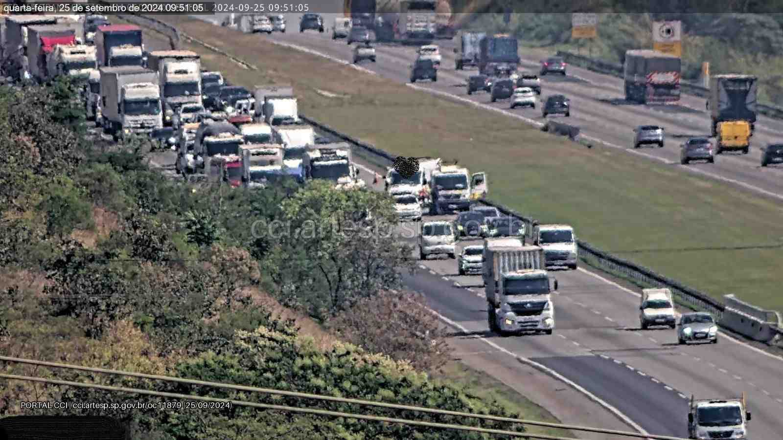 Congestionamento em trecho de rodovia de Jundiaí.