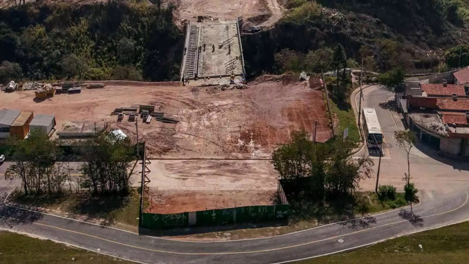 Obra em viaduto de Jundiaí alcança 95% e já tem próximas etapas em terraplanagem.