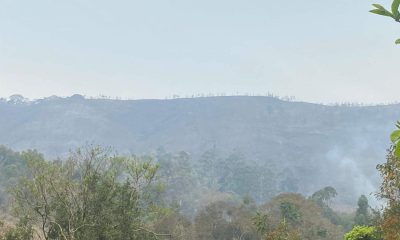 Serra do Mursa está cinza após a queimada.