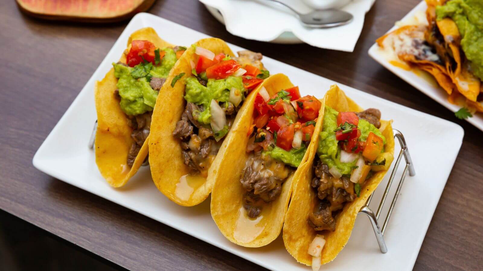 Tacos de Carne com Guacamole