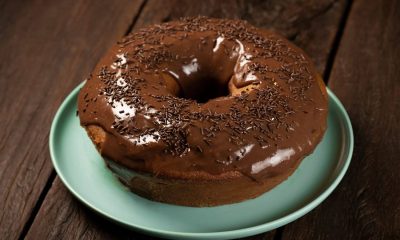 Bolo de chocolate com calda