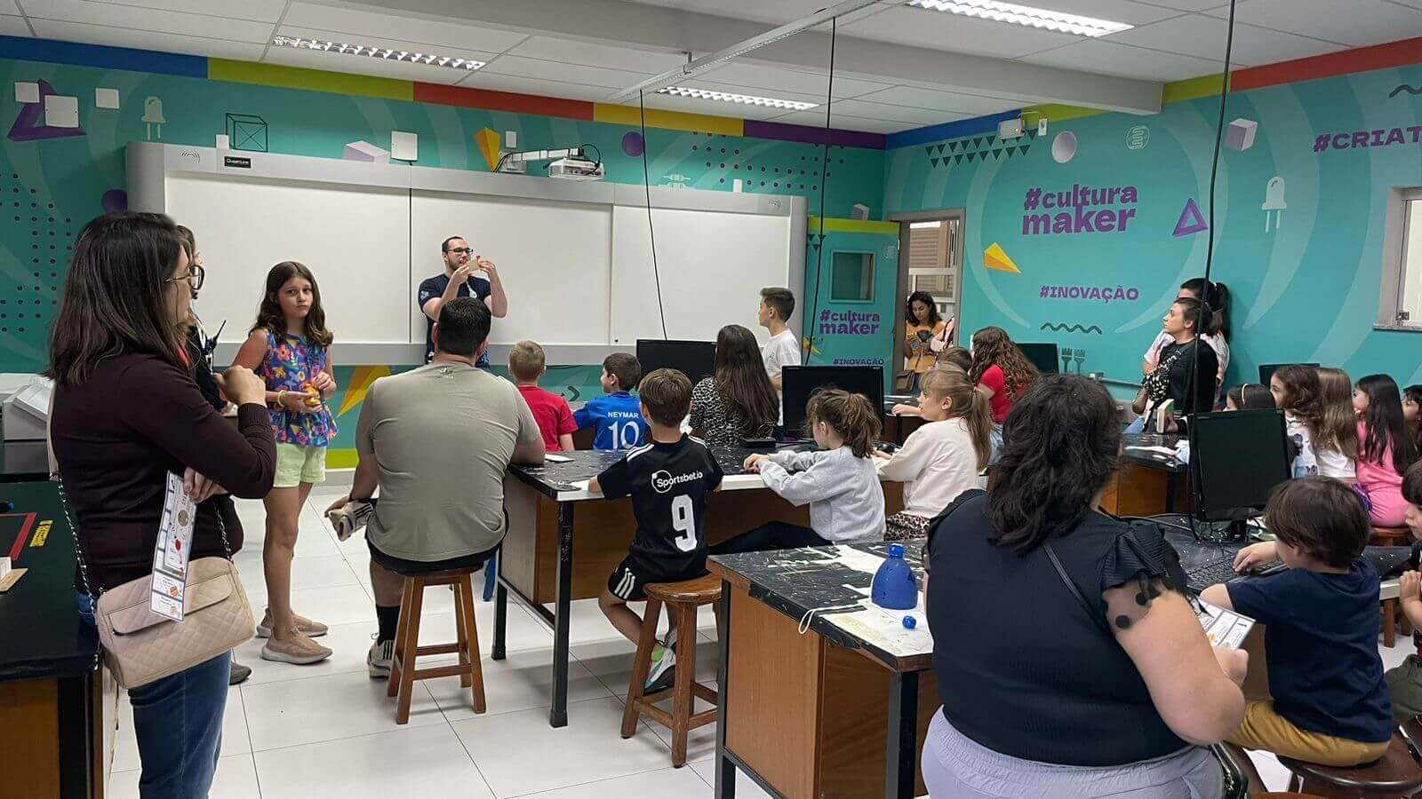 Escola Aberta no Colégio Divino Salvador