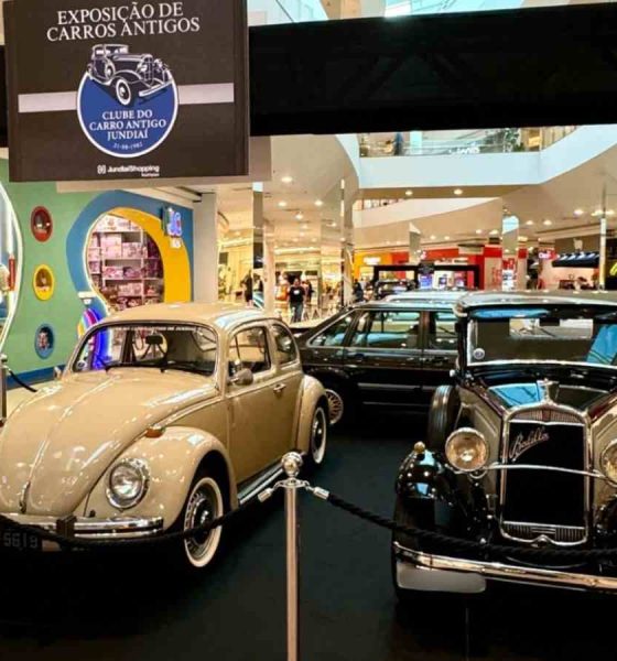 Carros antigos em exposição do JundiaíShopping.