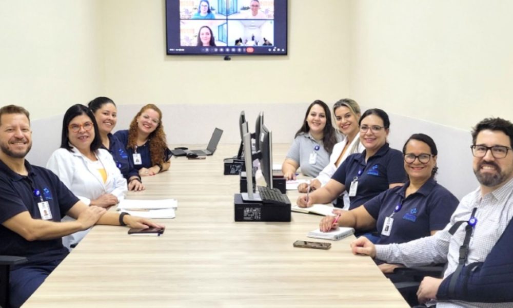 Profissionais do Hospital São Vicente em treinamento.