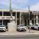 Veículos estacionandos em frente ao Paço Municipal de Campo Limpo Paulista.