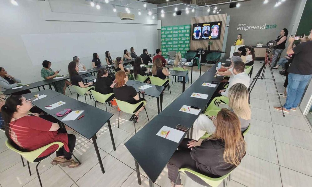 Sala da ACE Jundiaí durante evento.