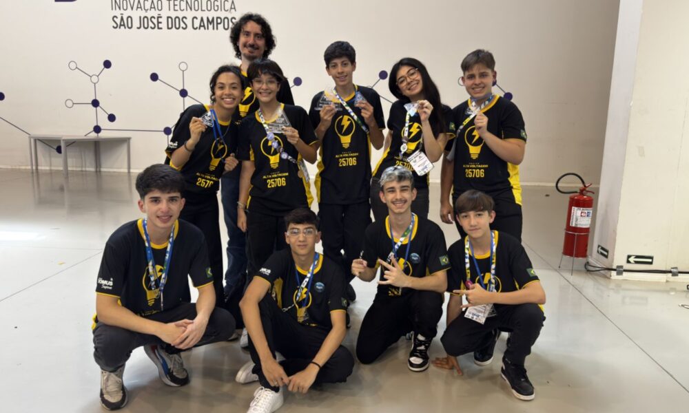 Equipe Alta Voltagem, de robótica